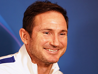 Chelsea free to sign players i...